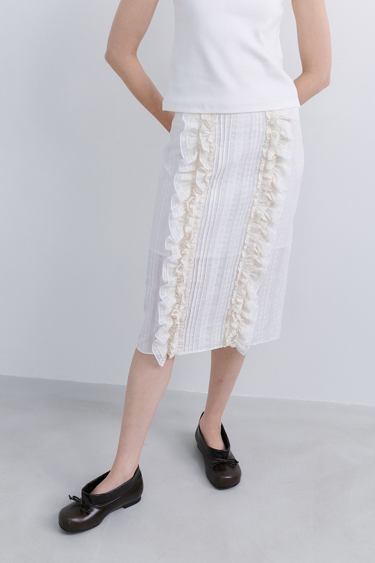 RUFFLE SKIRT - IVORY