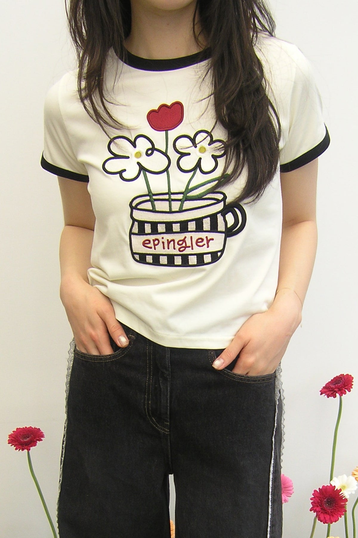 FLOWER EMBROIDERED T - CREAM