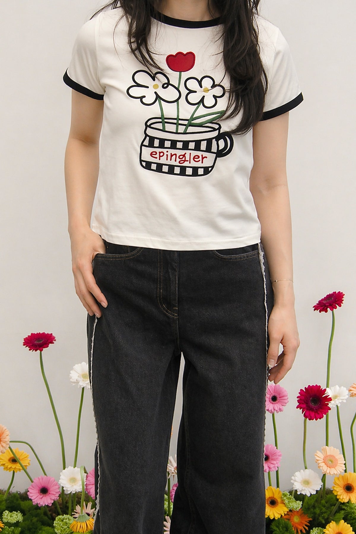 FLOWER EMBROIDERED T - CREAM