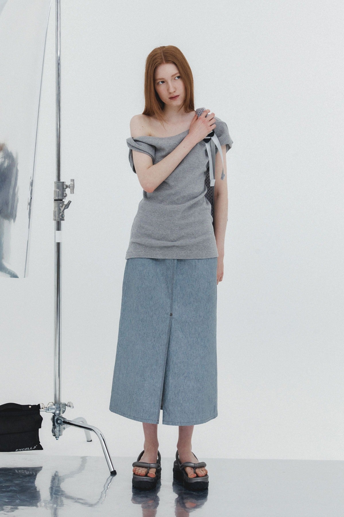 TWISTED ASYMMETRIC T - DEEP GREY