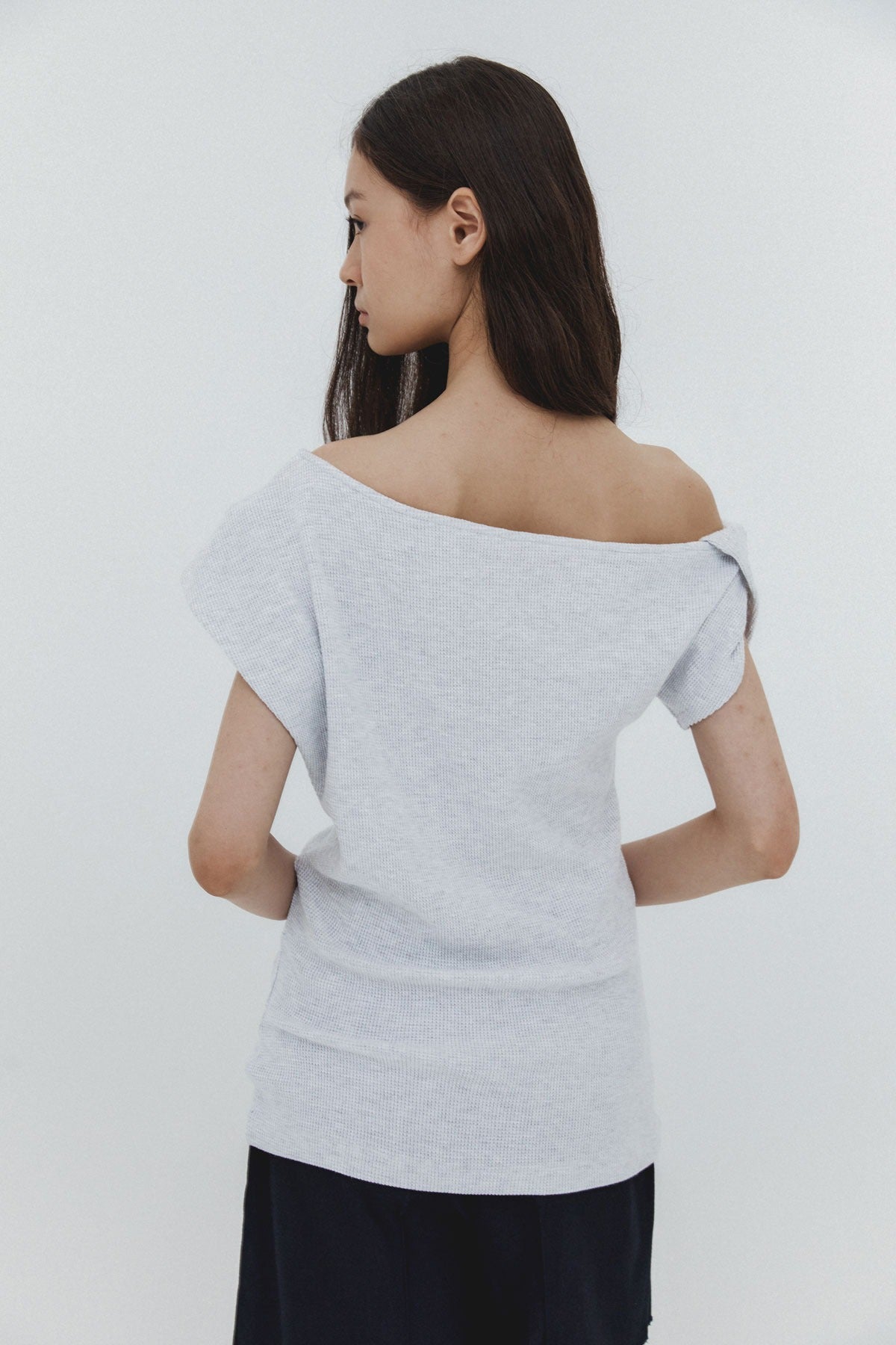TWISTED ASYMMETRIC T - LIGHT GREY