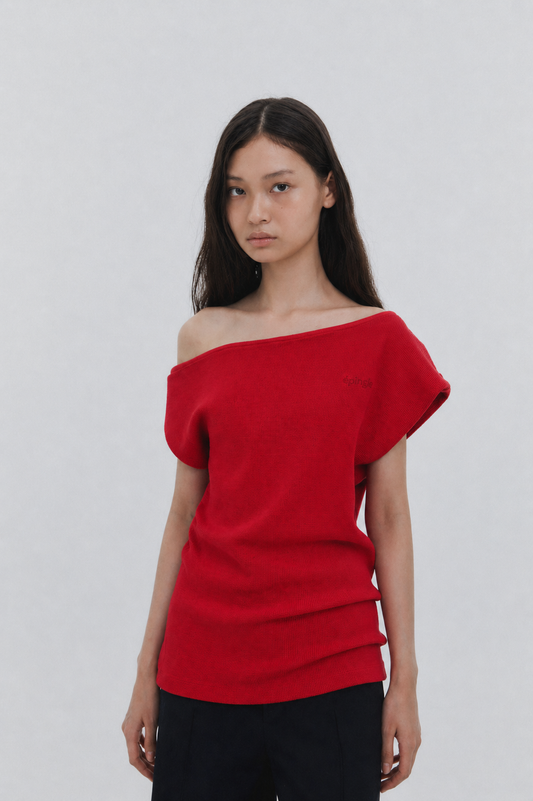 TWISTED ASYMMETRIC T - RED