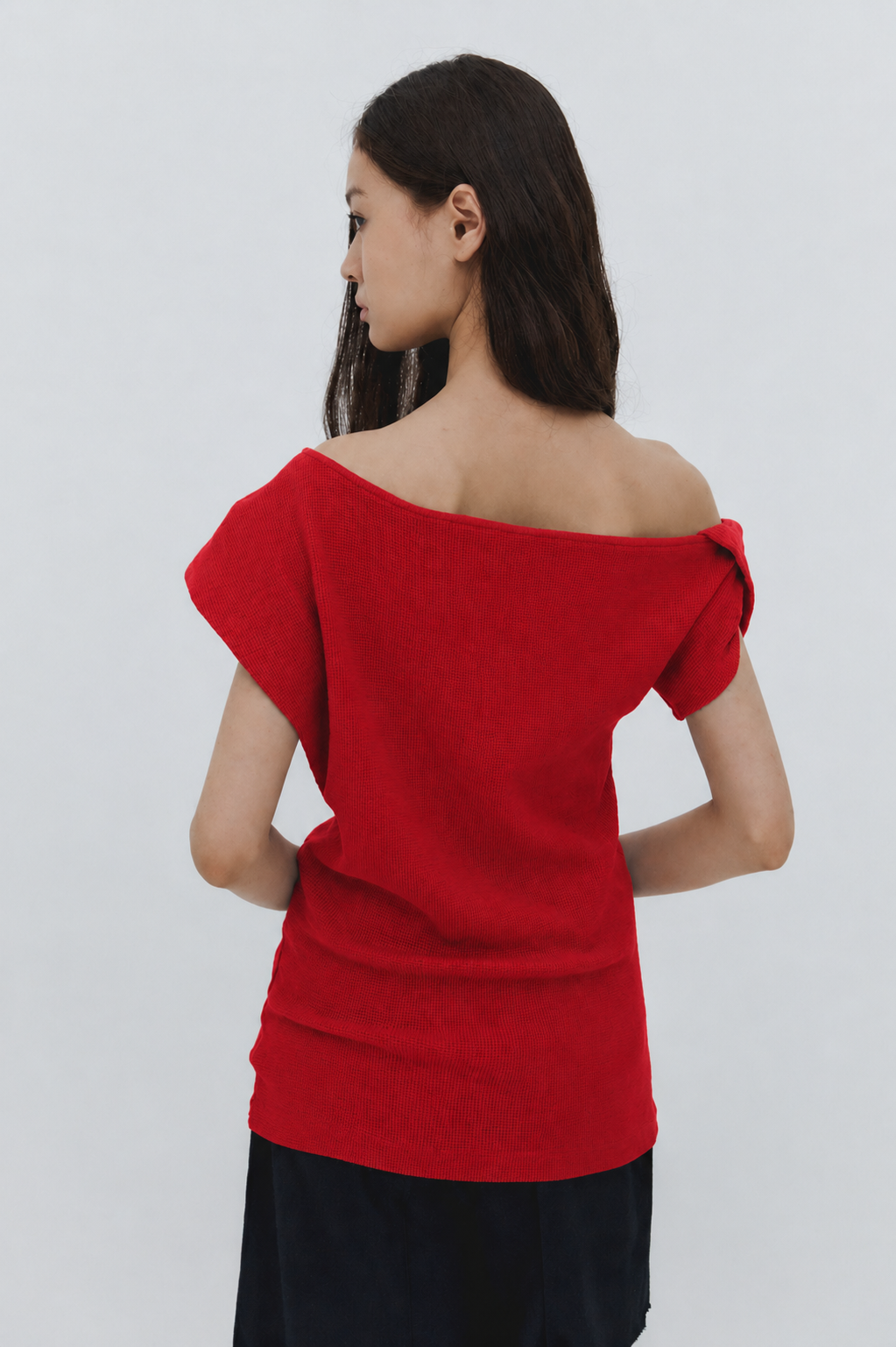 TWISTED ASYMMETRIC T - RED