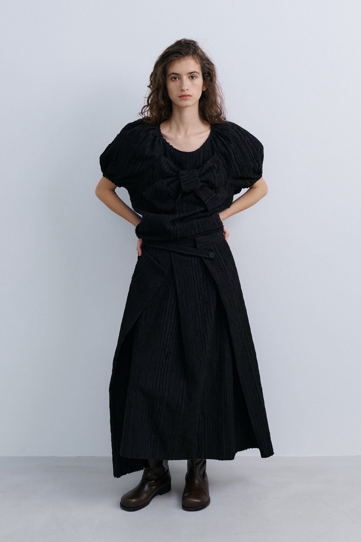 ORIGAMI RIBBON PATCHED BLOUSE - BLACK