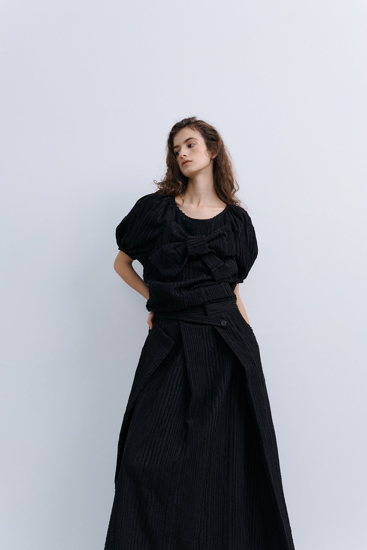 ORIGAMI RIBBON PATCHED BLOUSE - BLACK