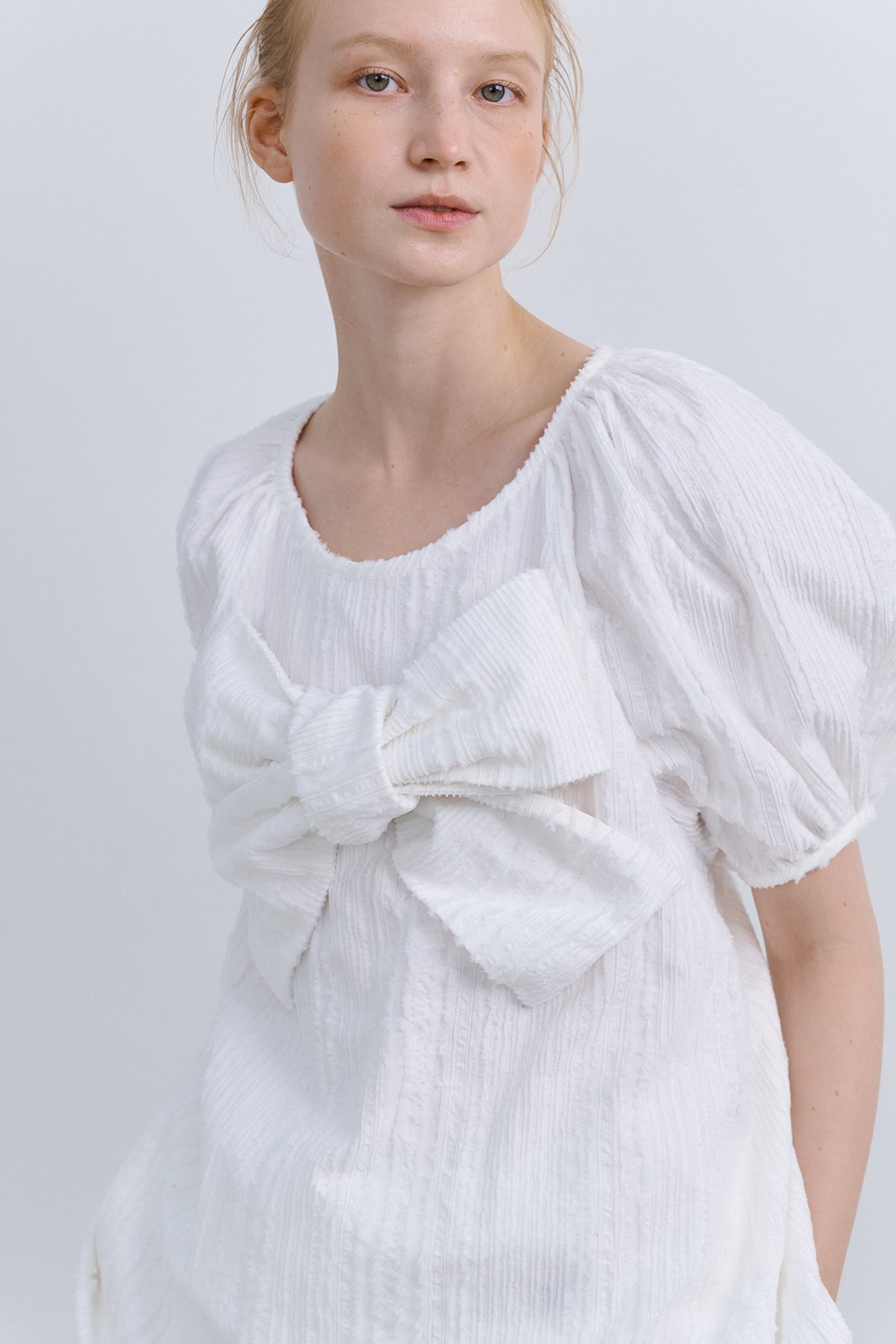 ORIGAMI RIBBON PATCHED BLOUSE - IVORY