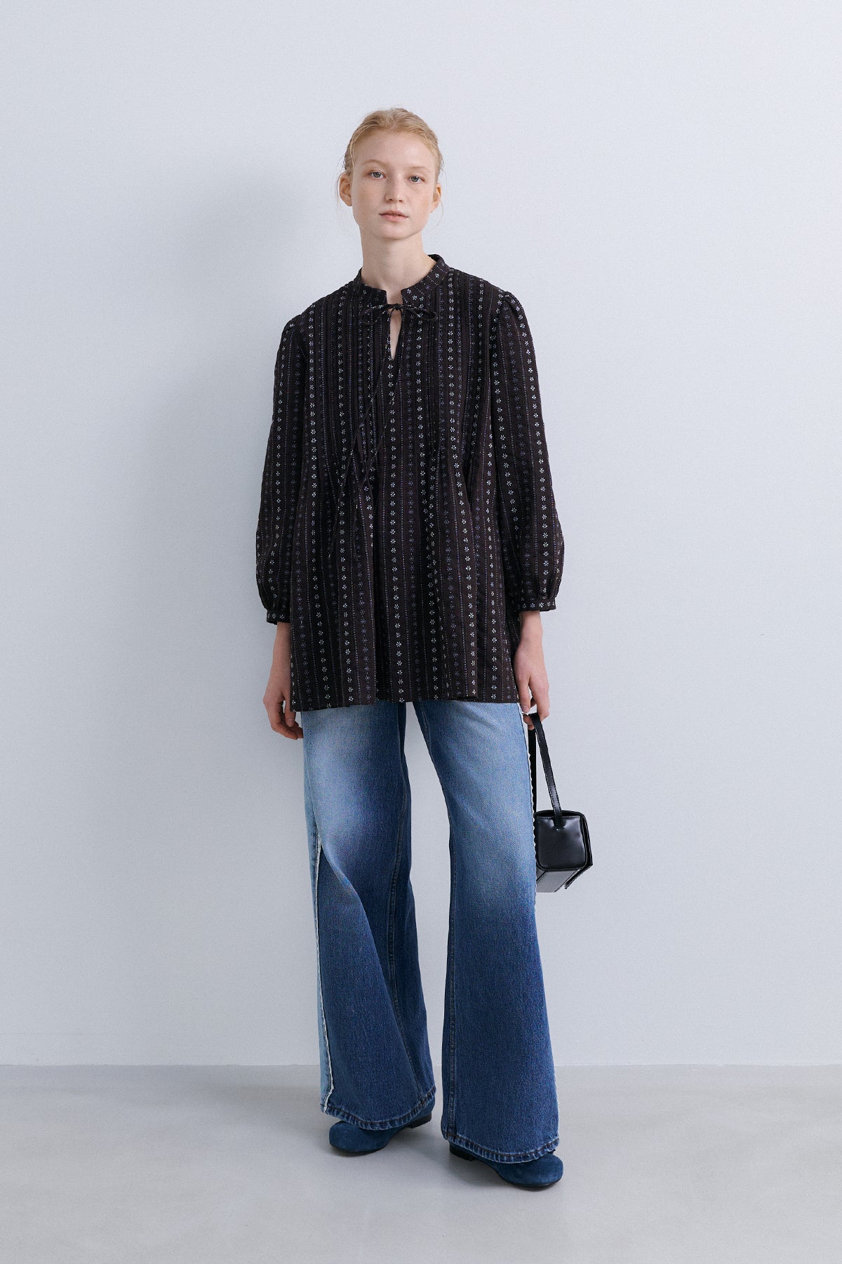 TUCKING BLOUSE - FLOWER BROWN