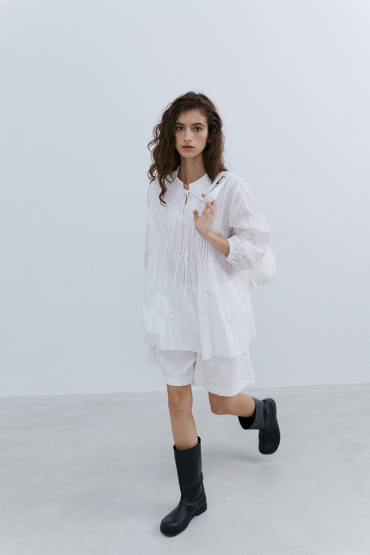 TUCKING BLOUSE - WHITE
