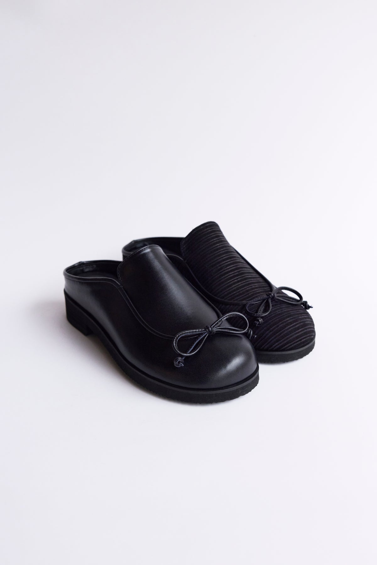 DUMPLING RIBBON MULE - BLACK